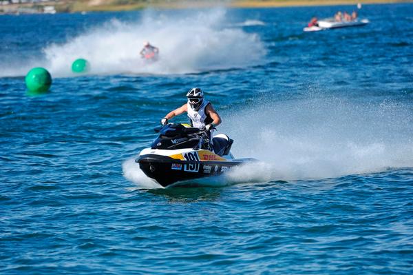 Sam Harvey in action on Lake Havasu in 2010 (picture credit:  VAST)